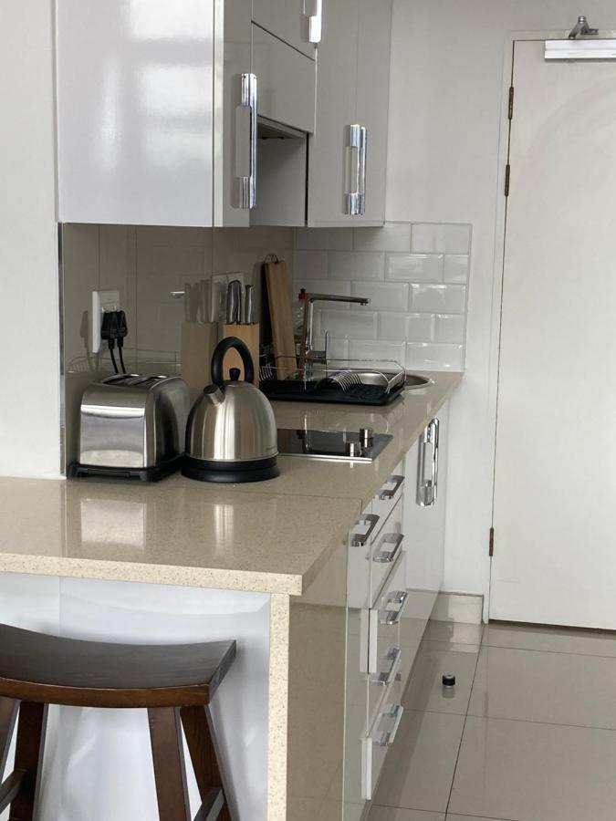 Urban Awe Apartment- Itowers 18Th Floor Gaborone Bagian luar foto