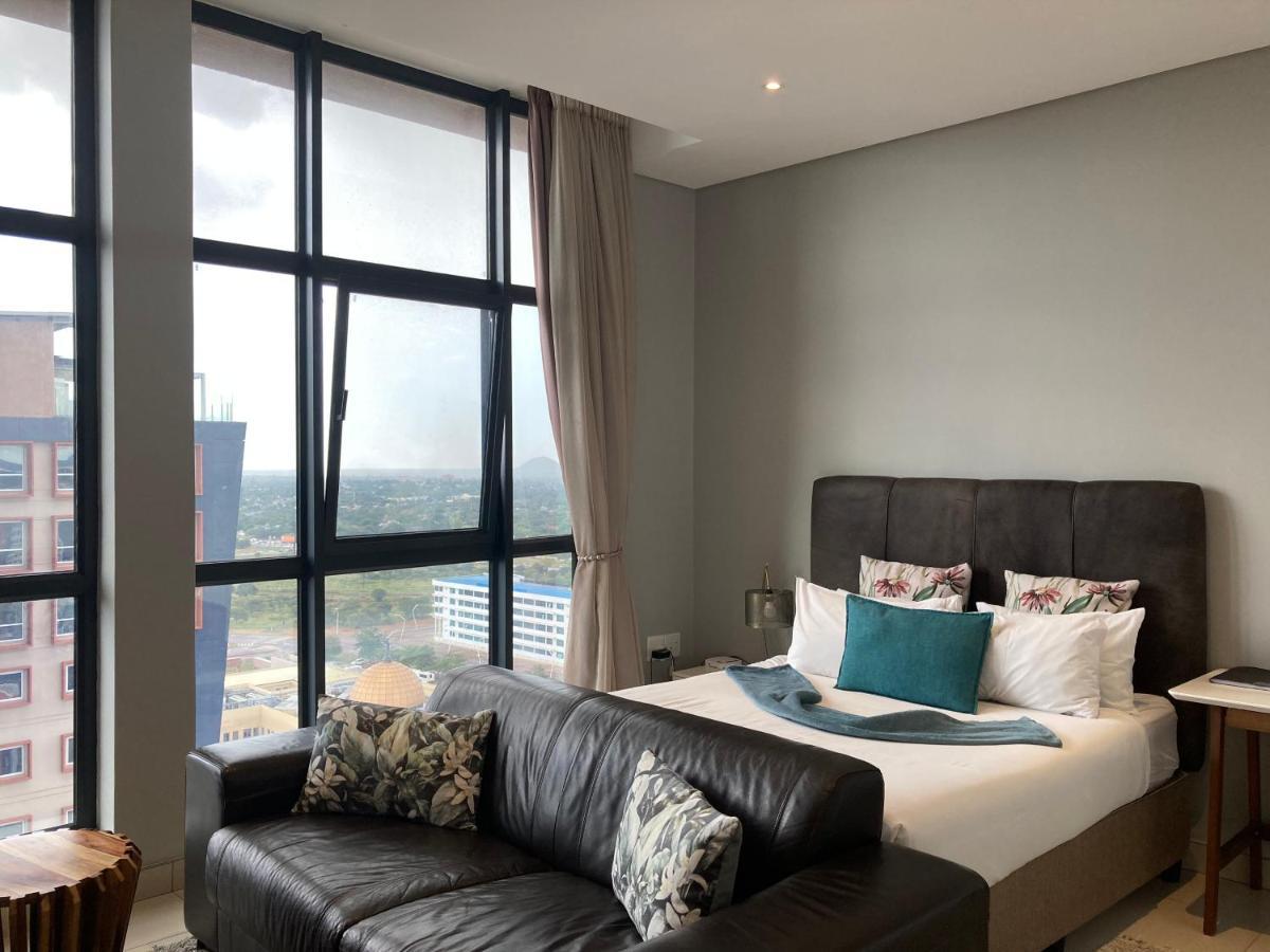 Urban Awe Apartment- Itowers 18Th Floor Gaborone Bagian luar foto