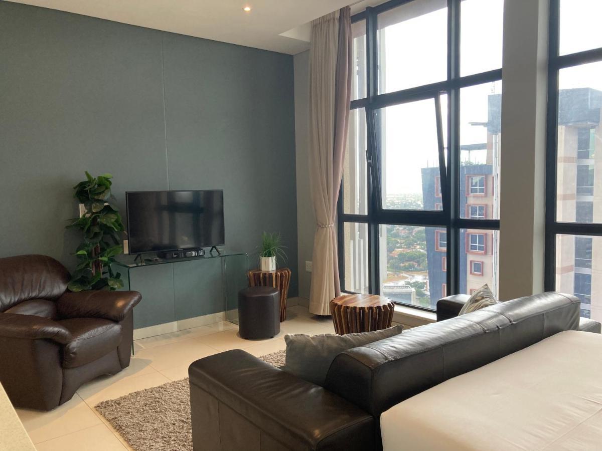 Urban Awe Apartment- Itowers 18Th Floor Gaborone Bagian luar foto