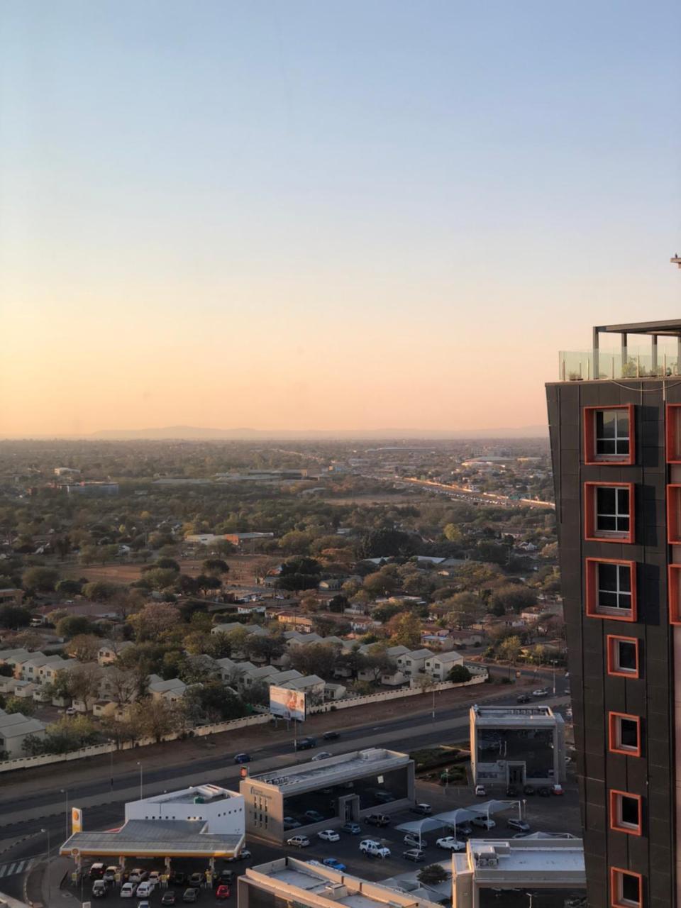 Urban Awe Apartment- Itowers 18Th Floor Gaborone Bagian luar foto