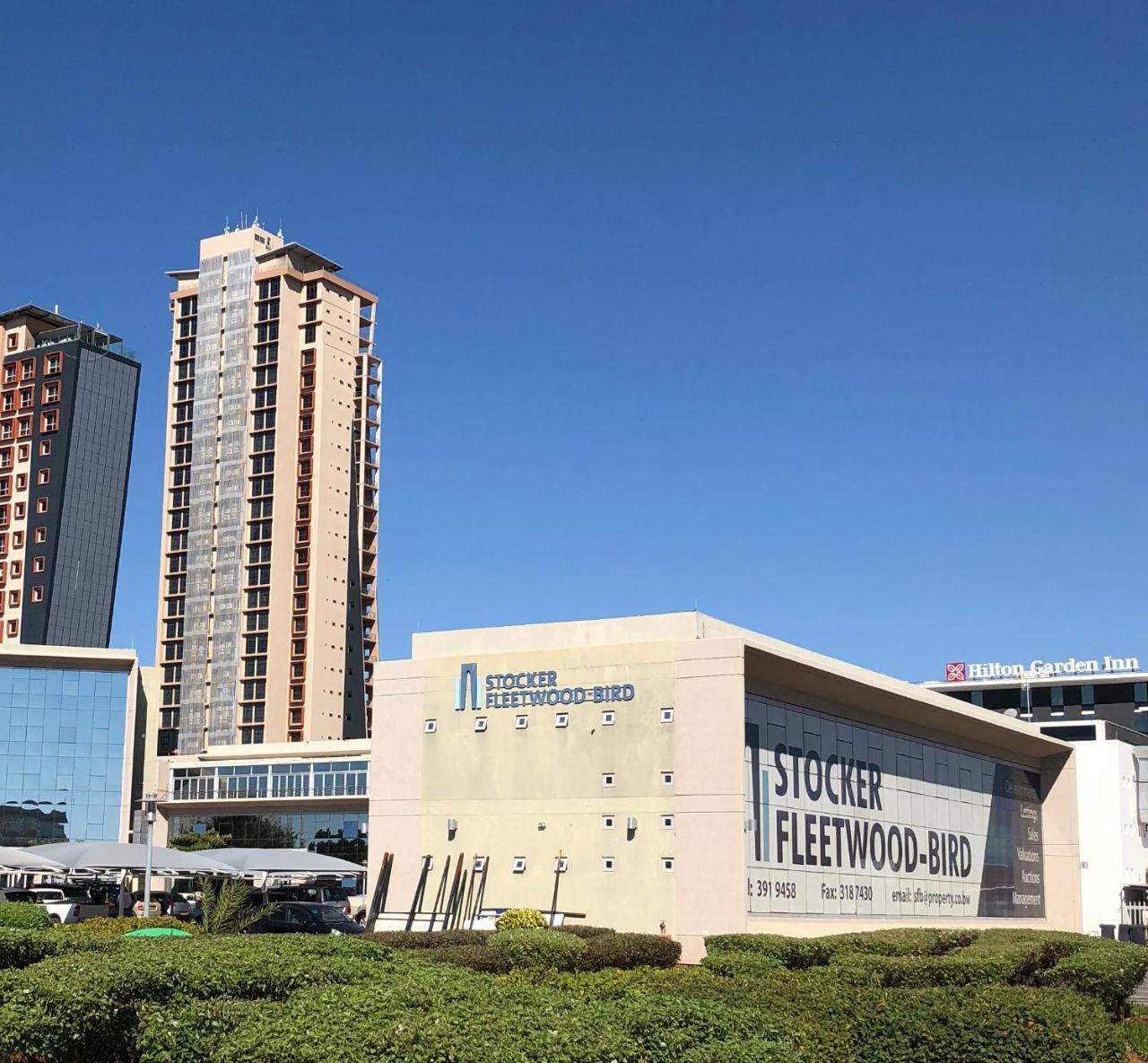 Urban Awe Apartment- Itowers 18Th Floor Gaborone Bagian luar foto